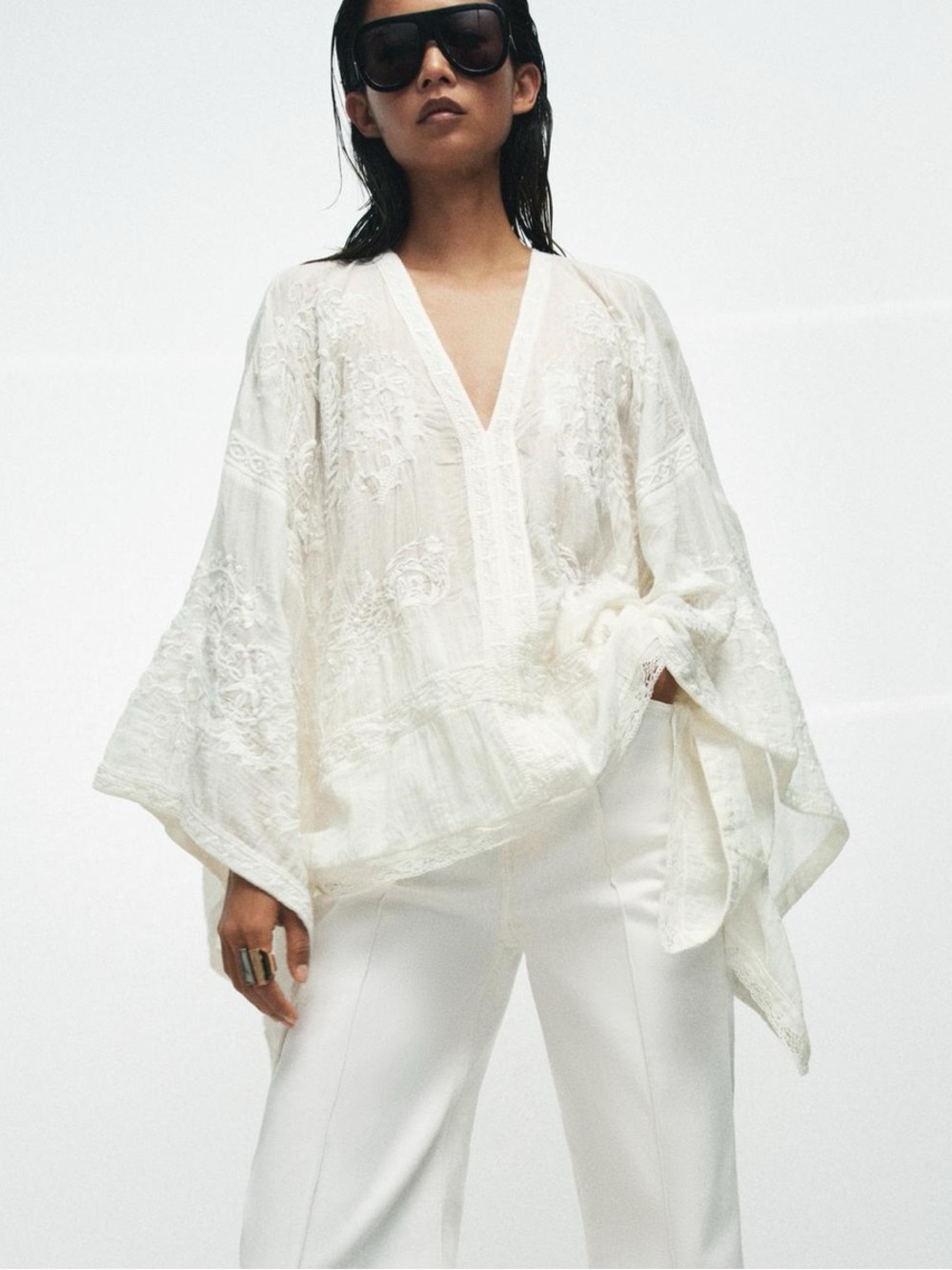 ZW COLLECTION EMBROIDERED CAPE BLOUSE
Ecru 5107/043/712